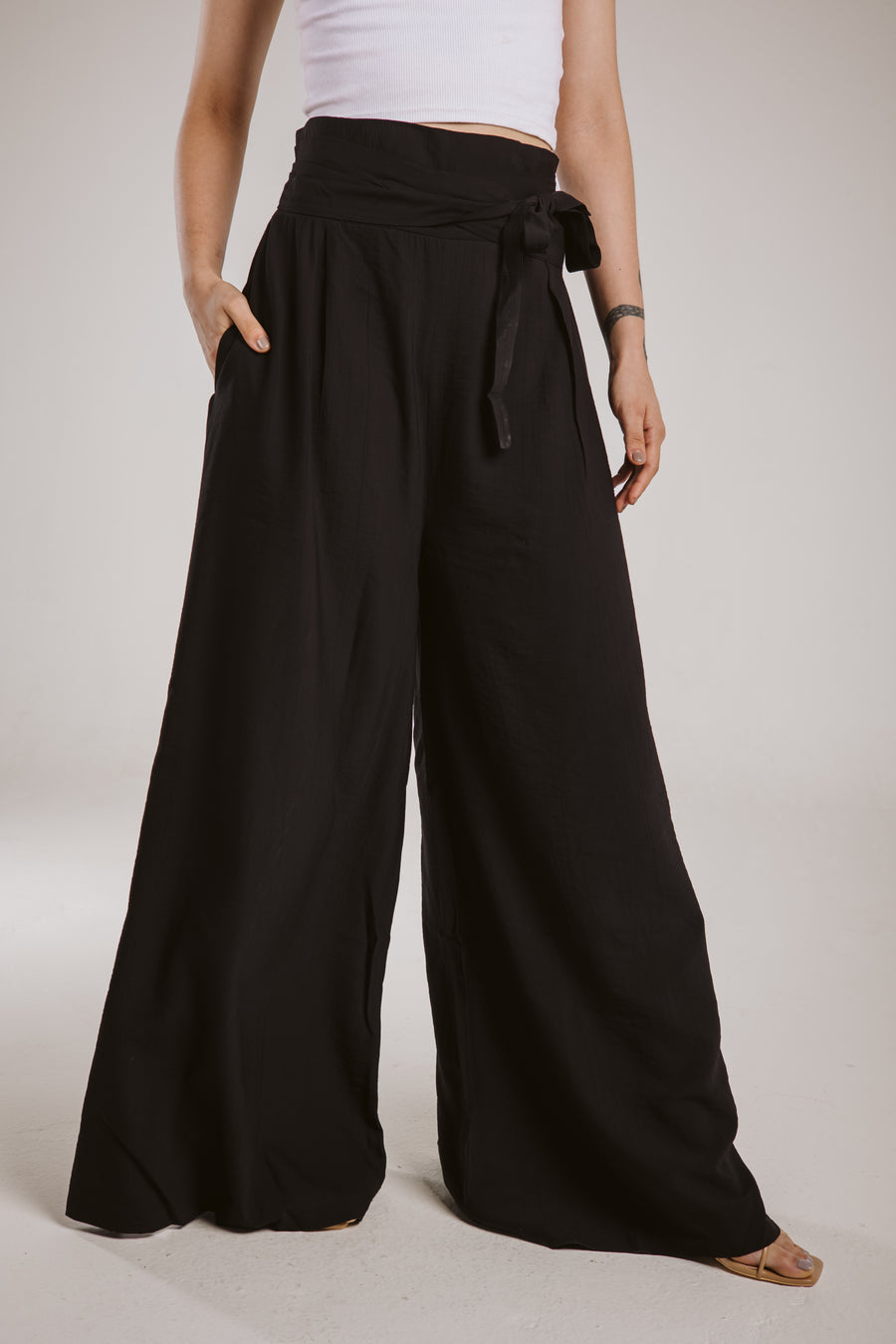 High-Rise Wide Pants in Black