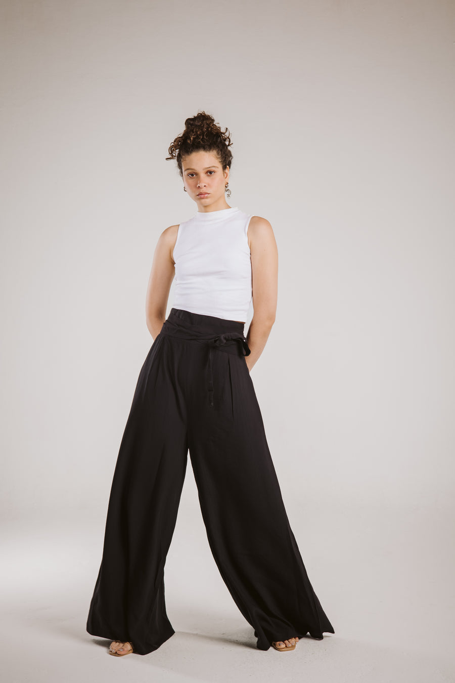 High-Rise Wide Pants in Black