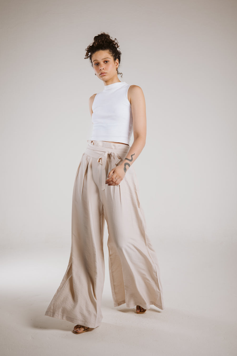 High-Rise Wide Pants in Nude