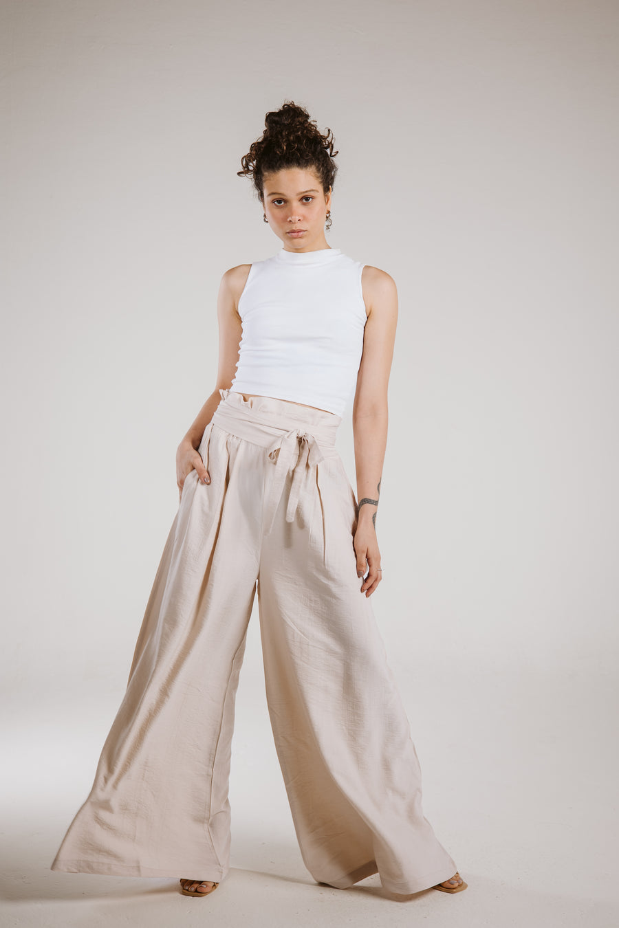 High-Rise Wide Pants in Nude