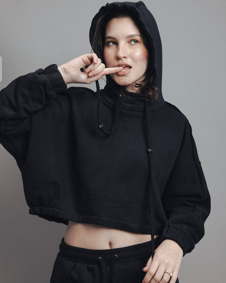 Cropped Hoodie in Black