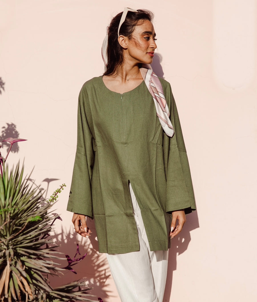 LALA Linen Top in Olive